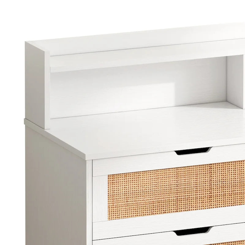 Ladekast met 6 laden, rotan accenten, LED-verlichting en stopcontact - Wit, 43,3B x 15,75D x 37,2H