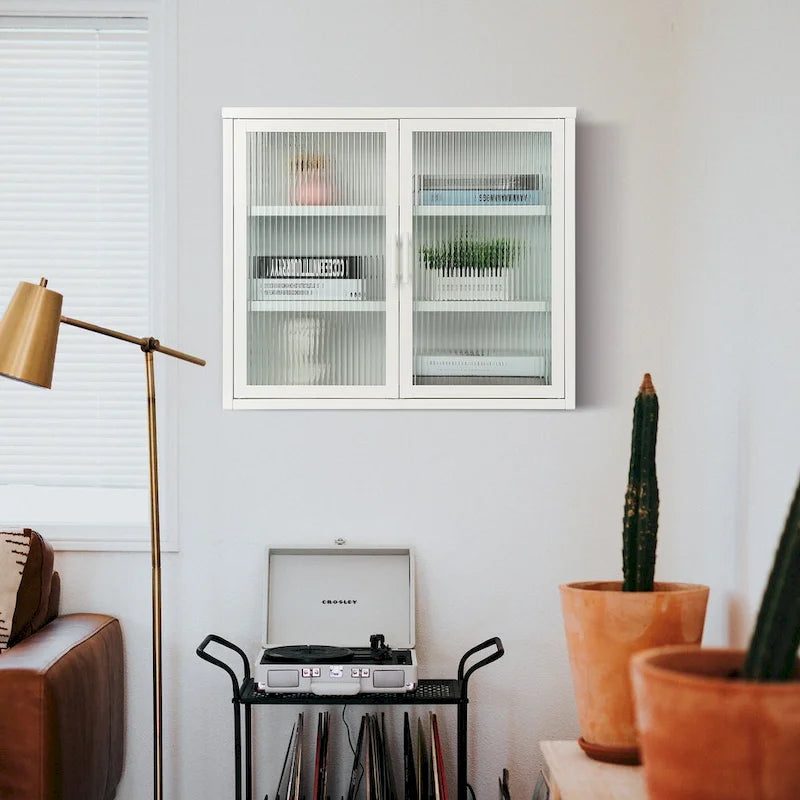 Moderne wandkast met glazen deur en uitneembare planken